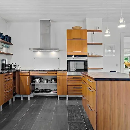 Tv1405-skagen-skomagergangen-5